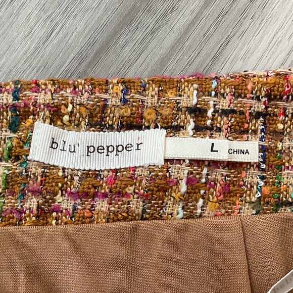 Blu Pepper Women’s Multicolor Tweed Mini Skirt with Frayed Hem size large - Picture 3 of 8